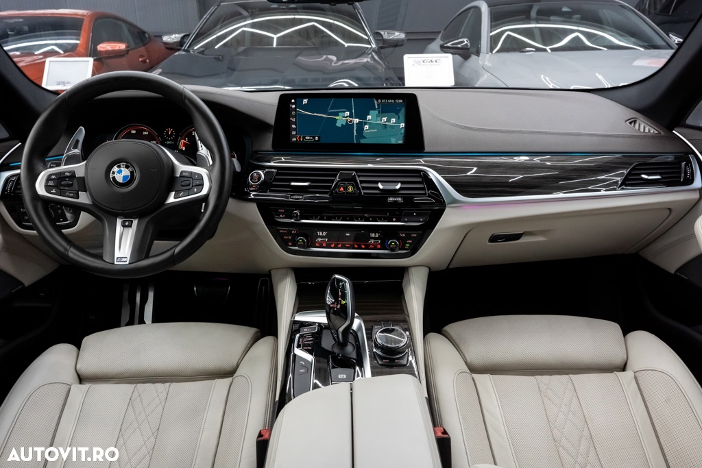 BMW M5 M550i xDrive AT - 8