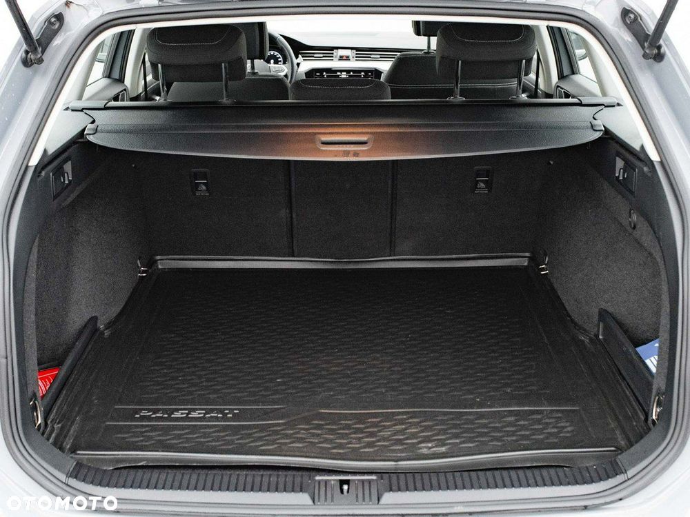 Volkswagen Passat - 29