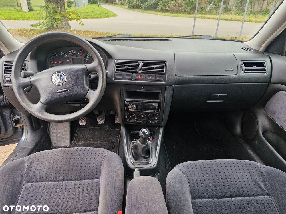 Volkswagen Golf 1.6 Comfortline - 1