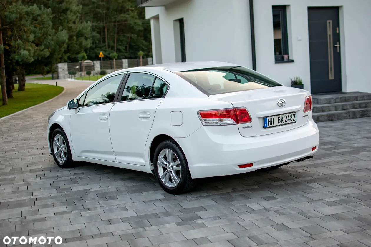 Toyota Avensis - 21