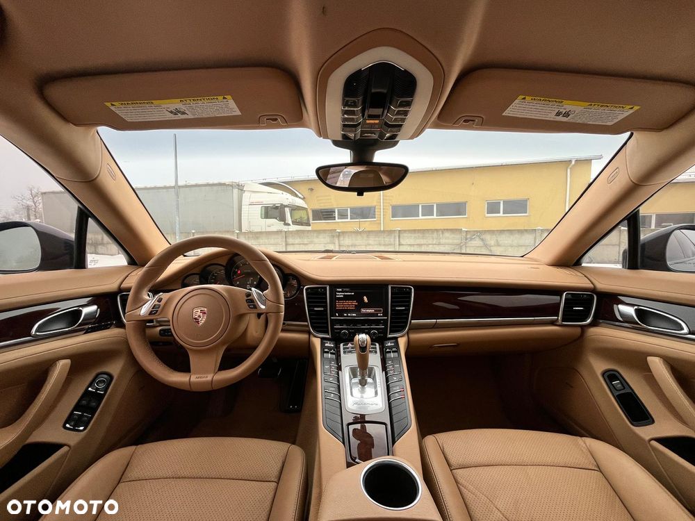 Porsche Panamera PDK Platinum Edition - 8