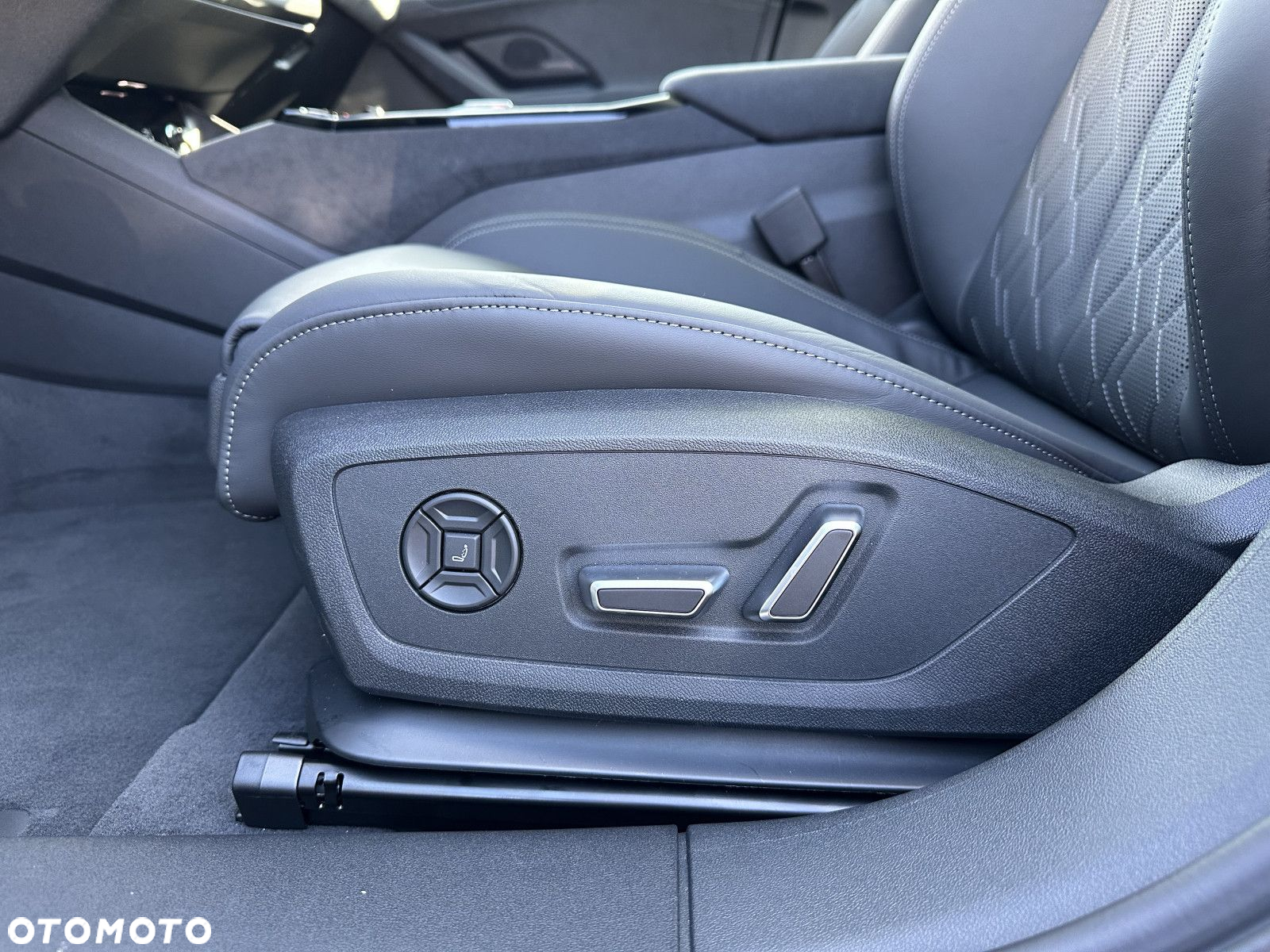 Audi A6 Sportback e-tron - 14