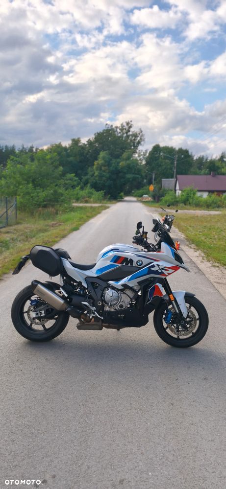 BMW XR - 9