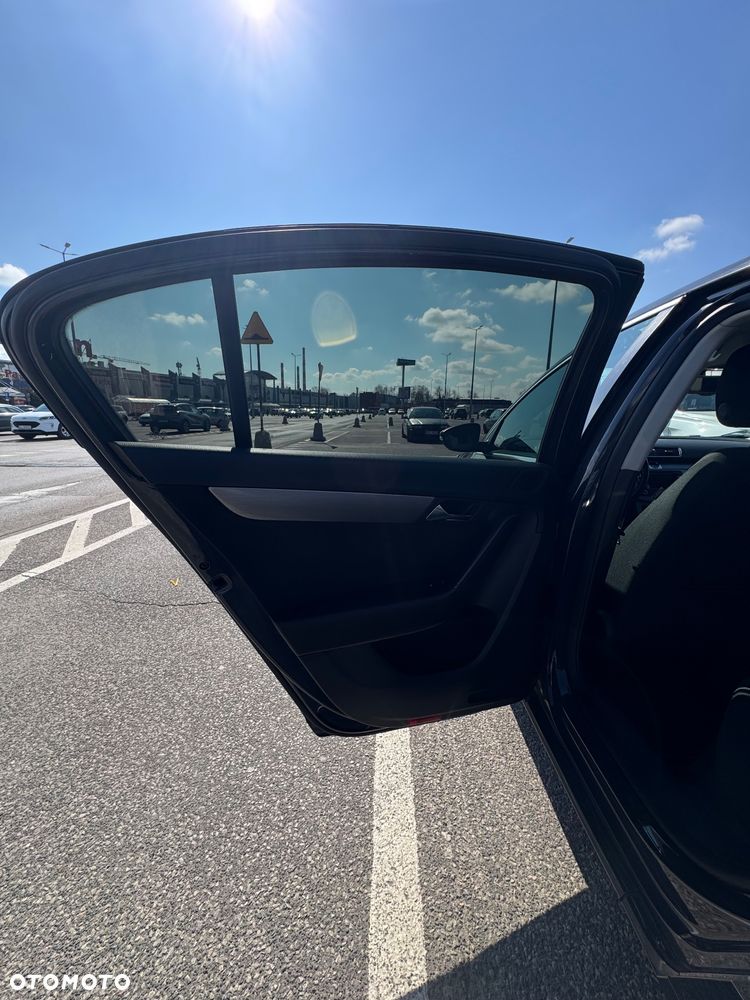 Volkswagen Passat 2.0 TDI Comfortline - 10
