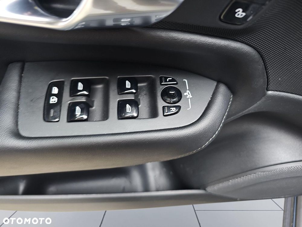 Volvo XC 90 - 18