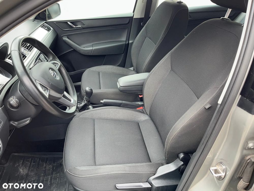 Skoda RAPID - 10