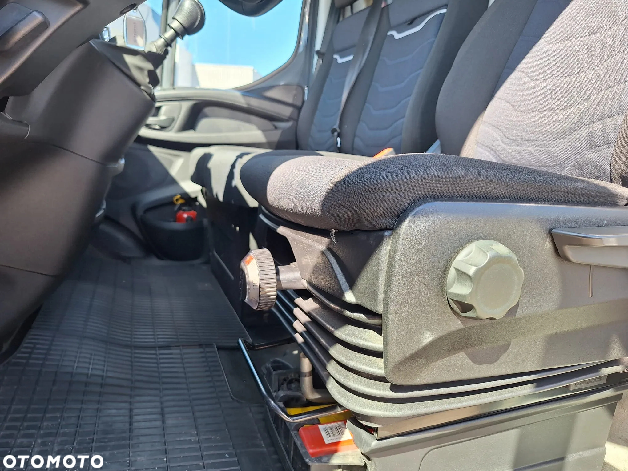 Iveco Daily 35S18 furgon maxi 16m / Krajowy / 3.0 180KM - 20