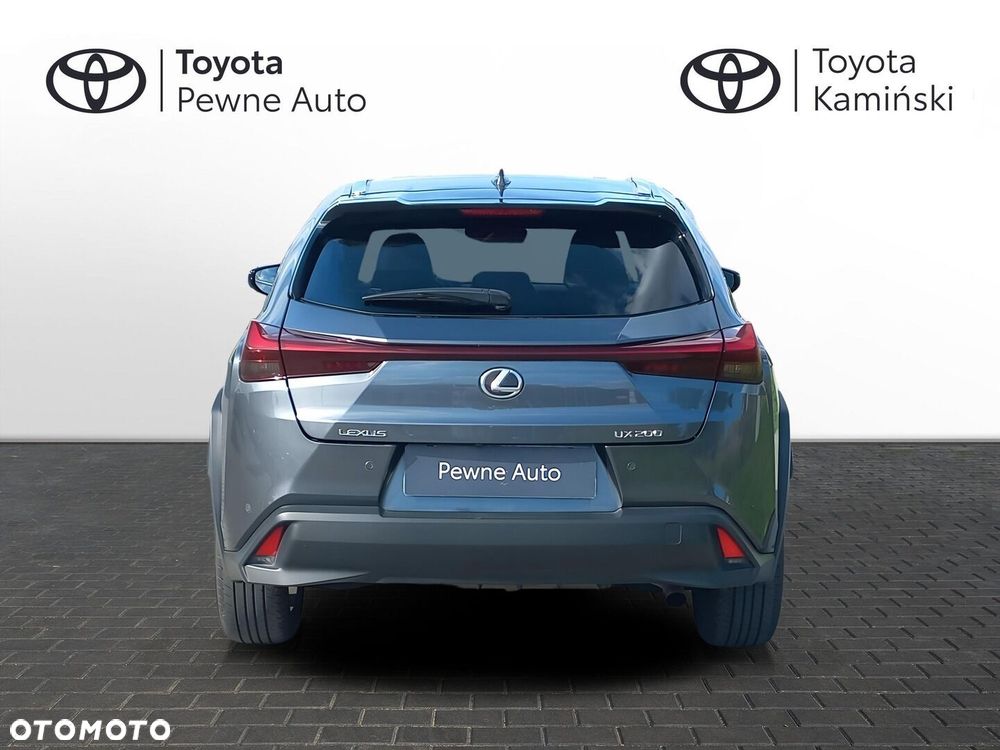Lexus UX - 3