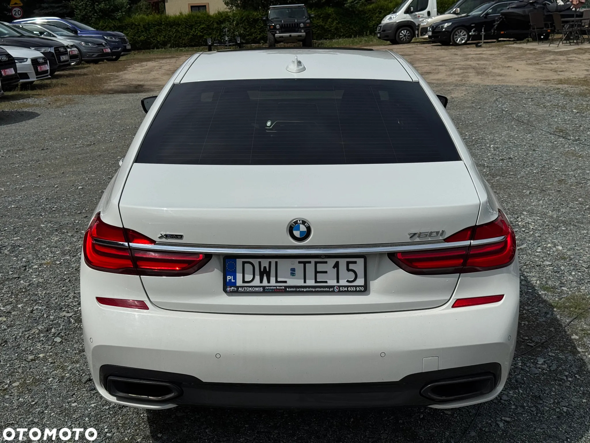 BMW Seria 7 750i xDrive - 11