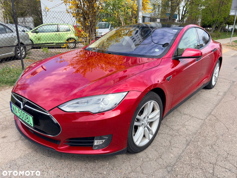 Tesla Model S - 1