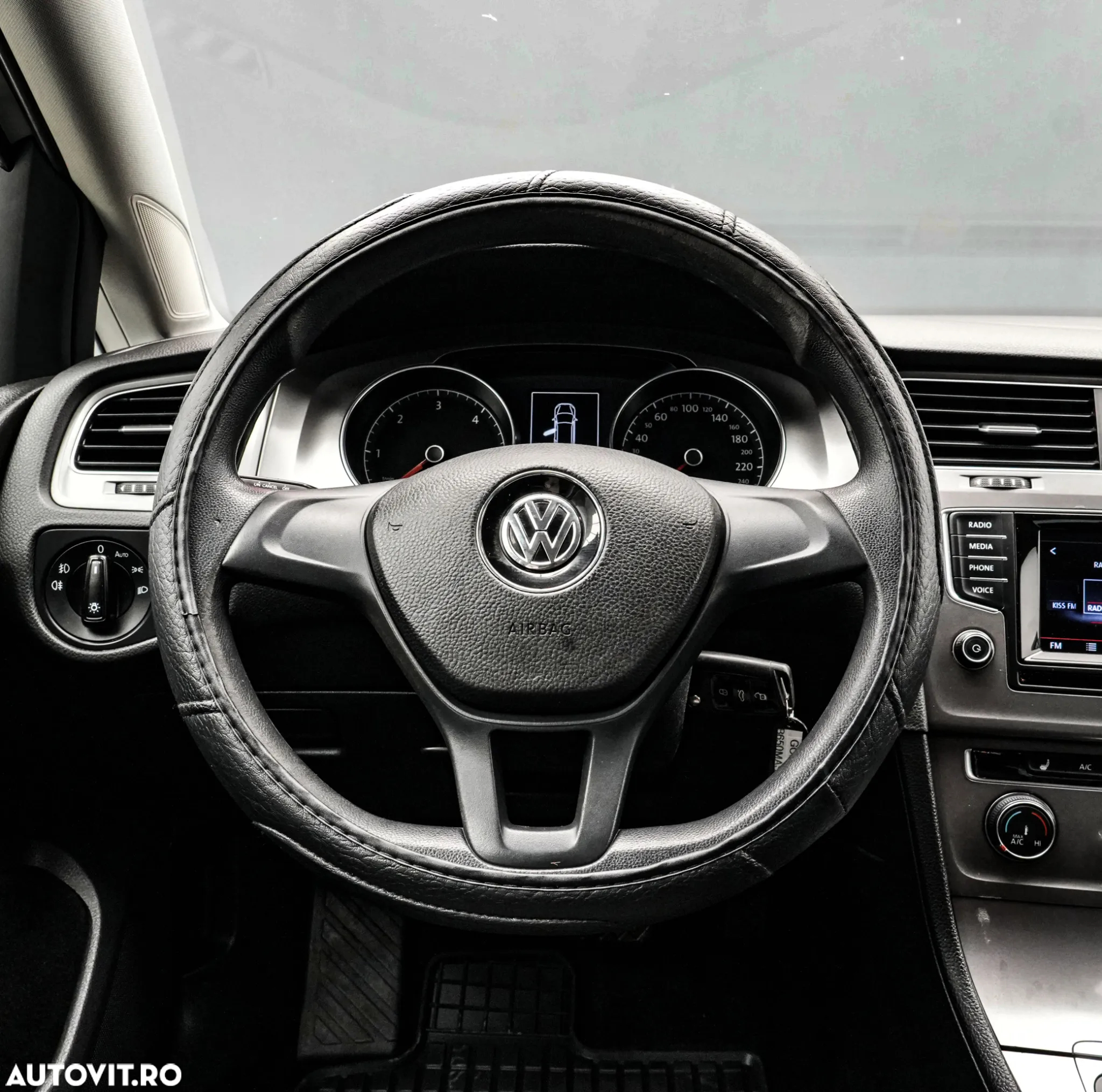 Volkswagen Golf 1.6 TDI DPF DSG Trendline - 15