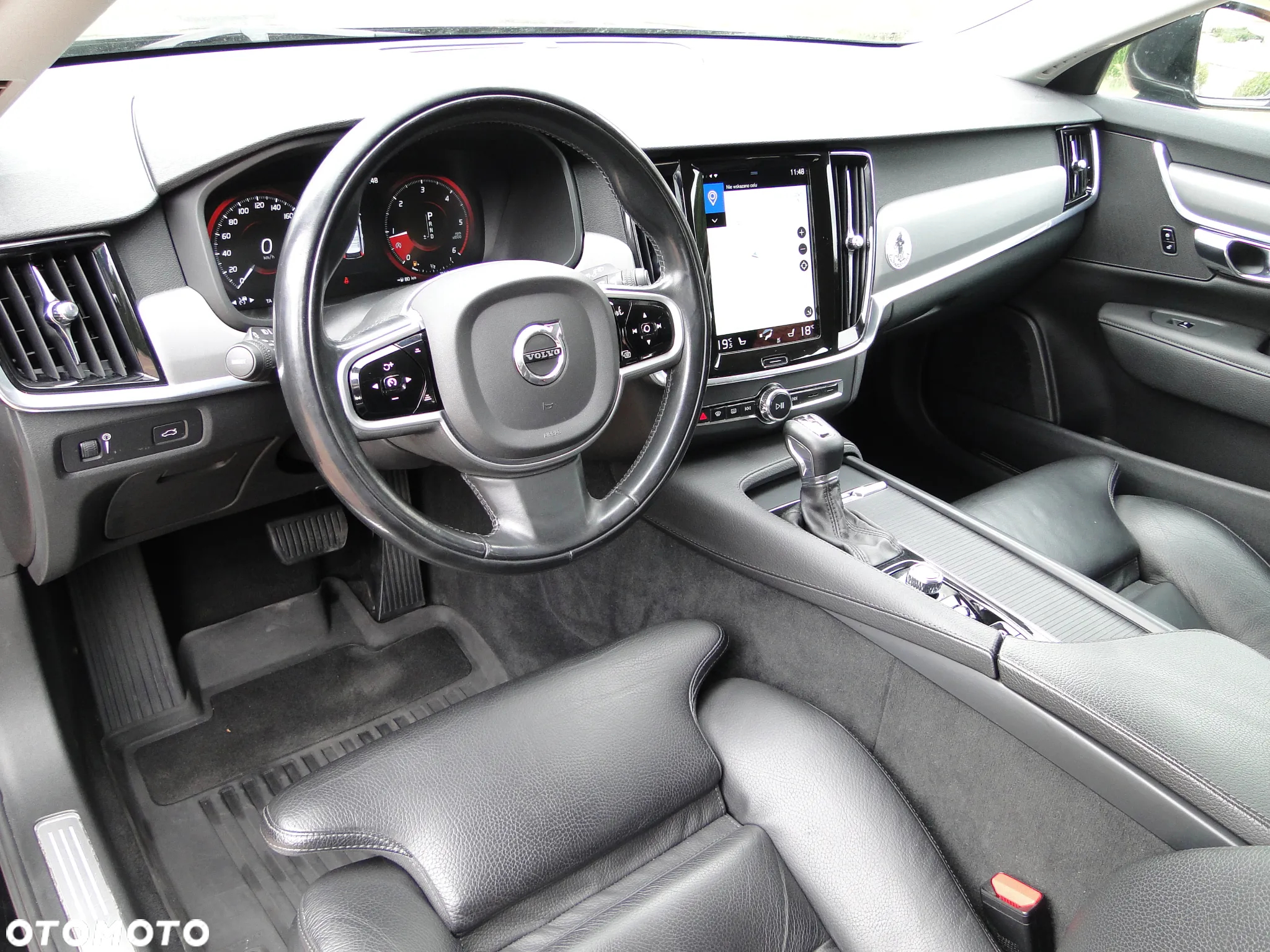 Volvo V90 D4 Momentum Pro - 19