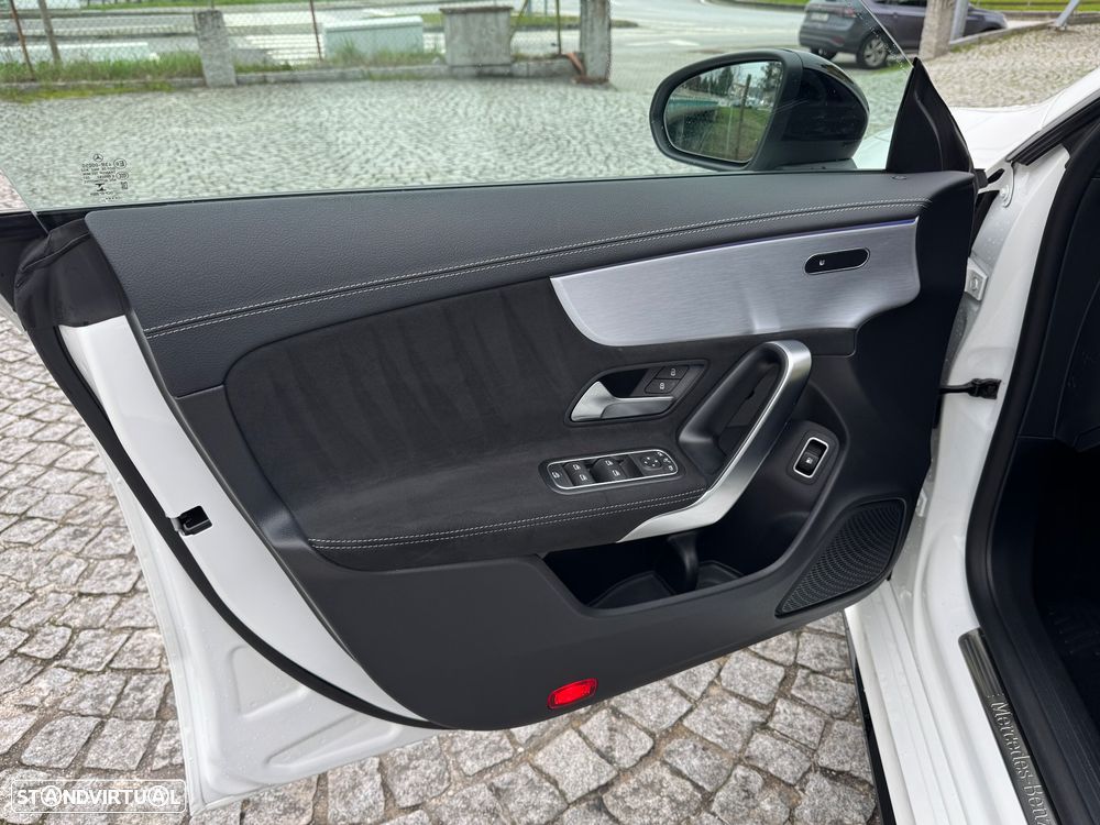 Mercedes-Benz CLA 250 e 8G-DCT AMG Line - 11