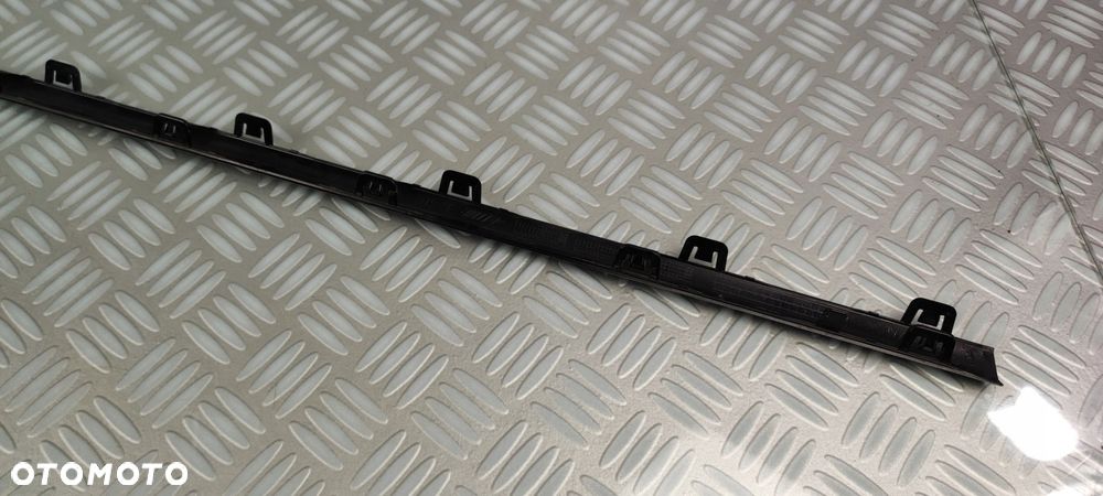 2146987600 listwa ozdobna progu prawego MERCEDES W214 E KLASA AMG - 12