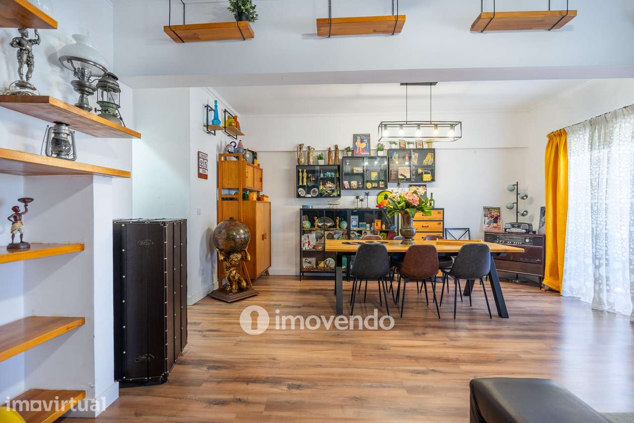 Apartamento T3+1 com áreas amplas e cozinha equipada, no Lumiar - Grande imagem: 4/55