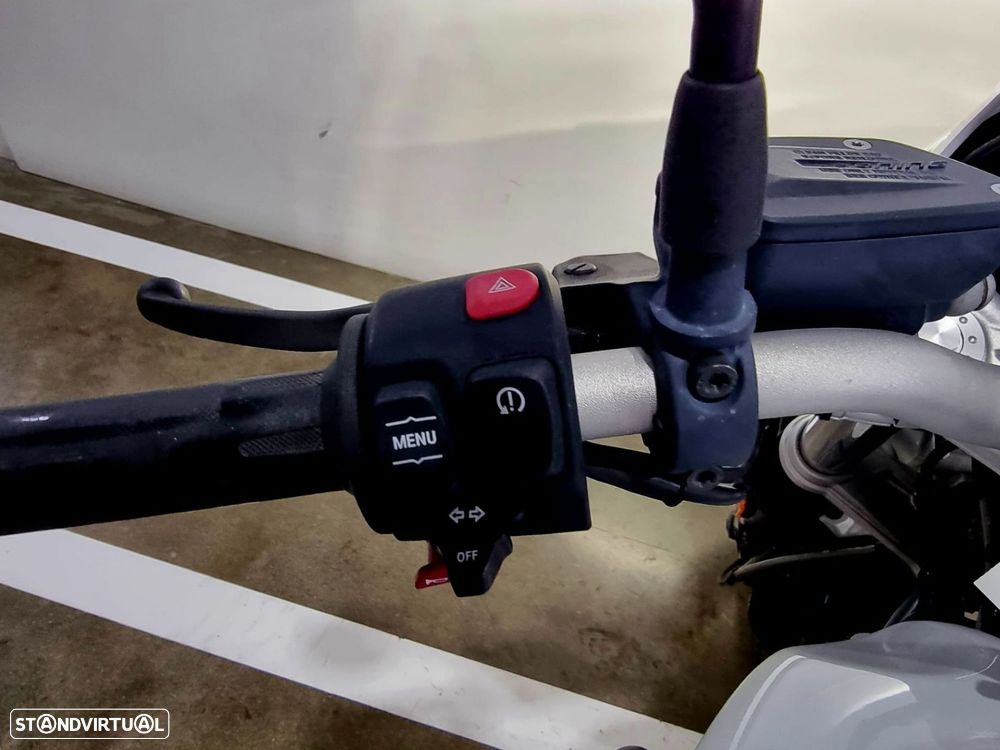 BMW R nineT Nine T Urban G/S Light White - 11