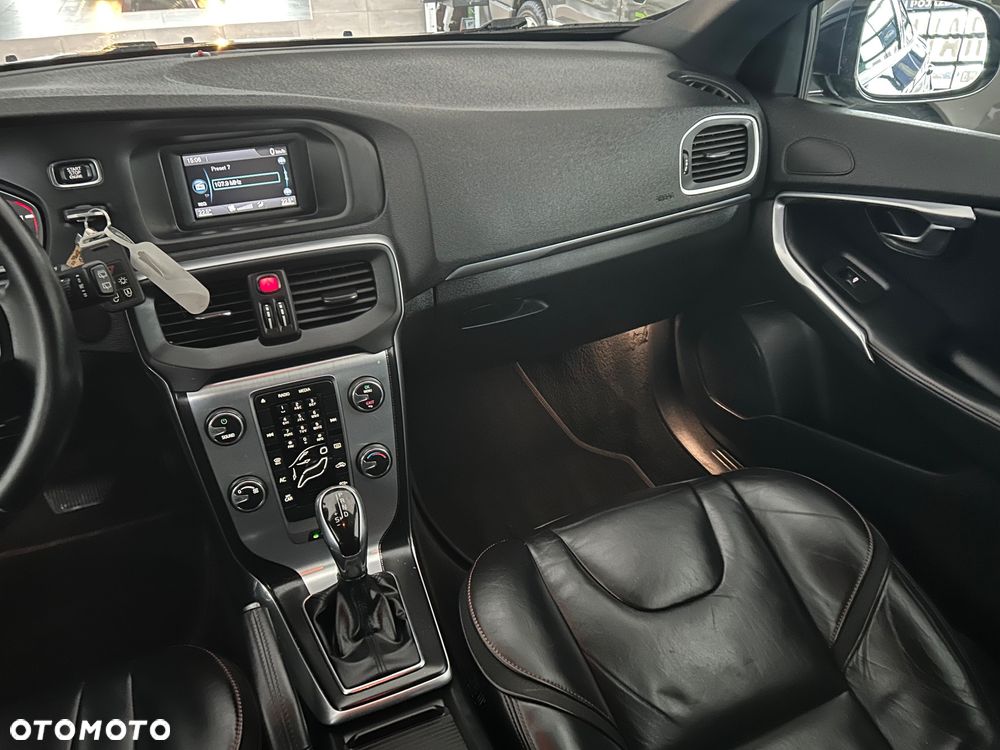 Volvo V40 D2 Drive-E Dynamic Edition - 19