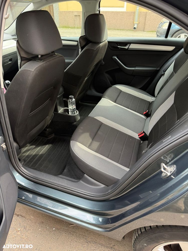 Skoda RAPID 1.0 TSI Style - 8