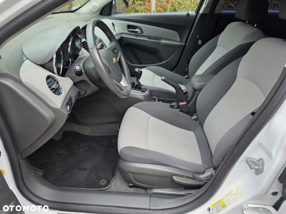 Chevrolet Cruze 1.8 LTZ+ - 10