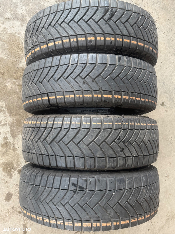 Vând 4 anvelope 225/55/17c Michelin allseason ca noi