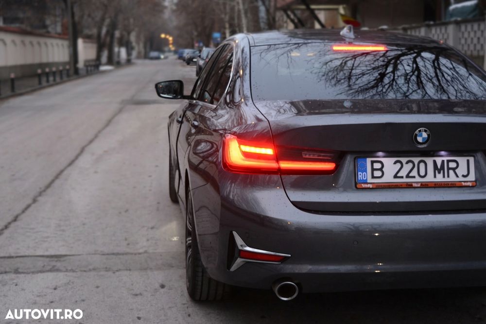 BMW Seria 3 320d xDrive AT Luxury Line - 7