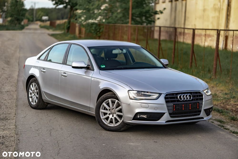Audi A4 Limousine - 10