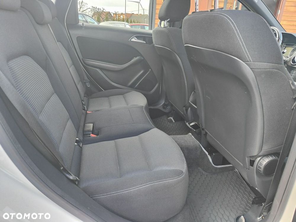 Mercedes-Benz Klasa B 180 d 7G-DCT Edition - 24