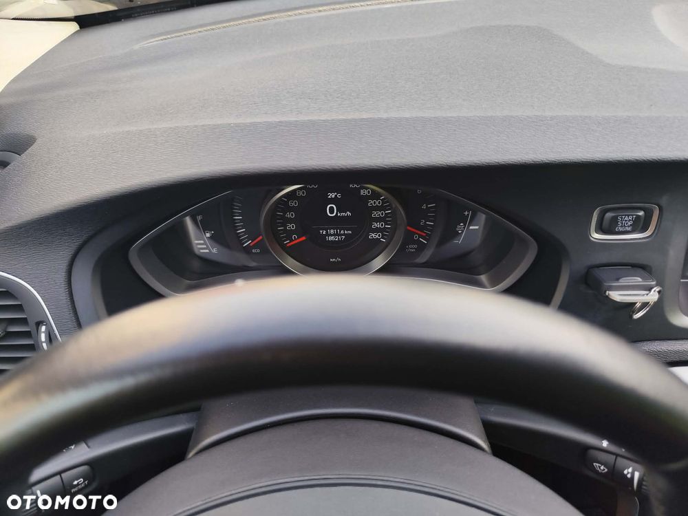 Volvo V40 D2 - 23