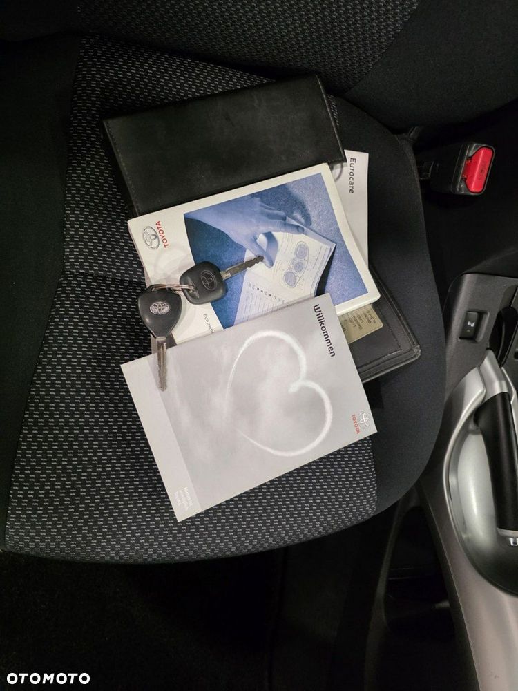 Toyota Auris 1.6 Luna - 24