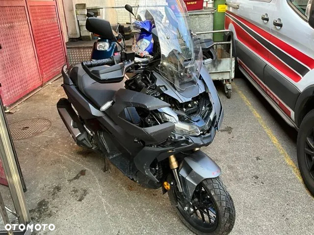 Honda ADV350 - 7
