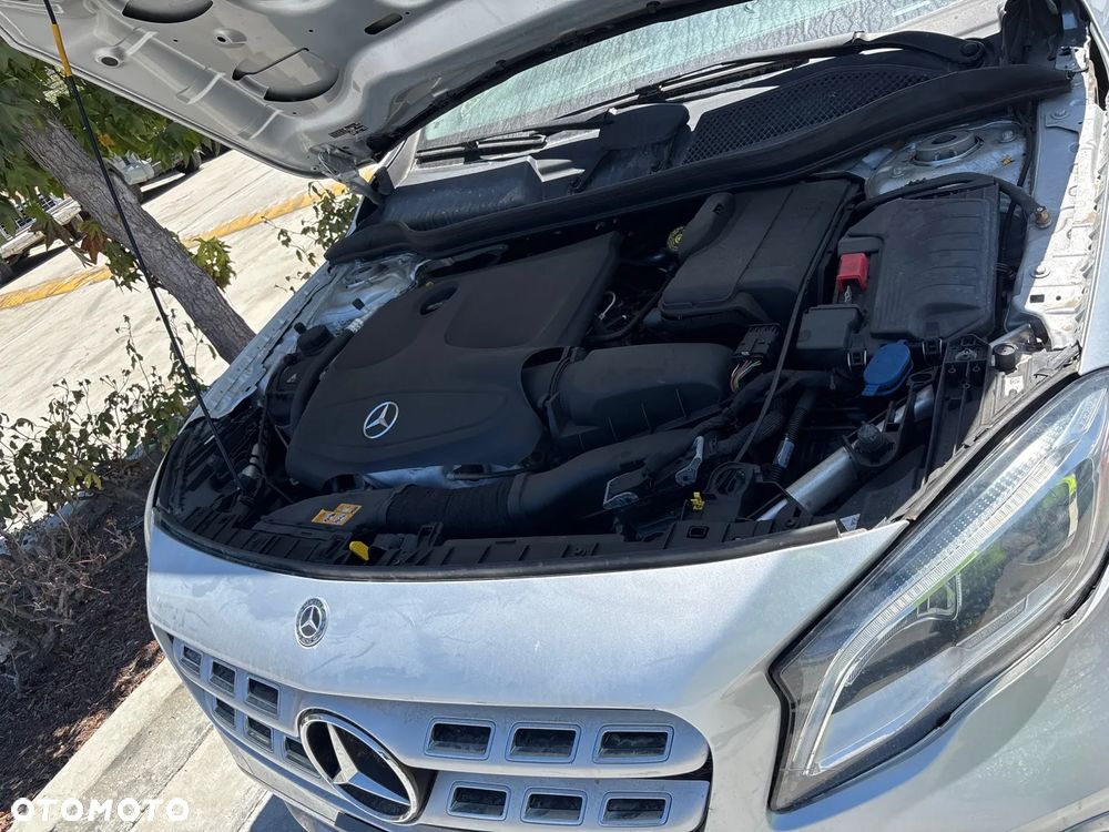 Mercedes-Benz GLA - 20
