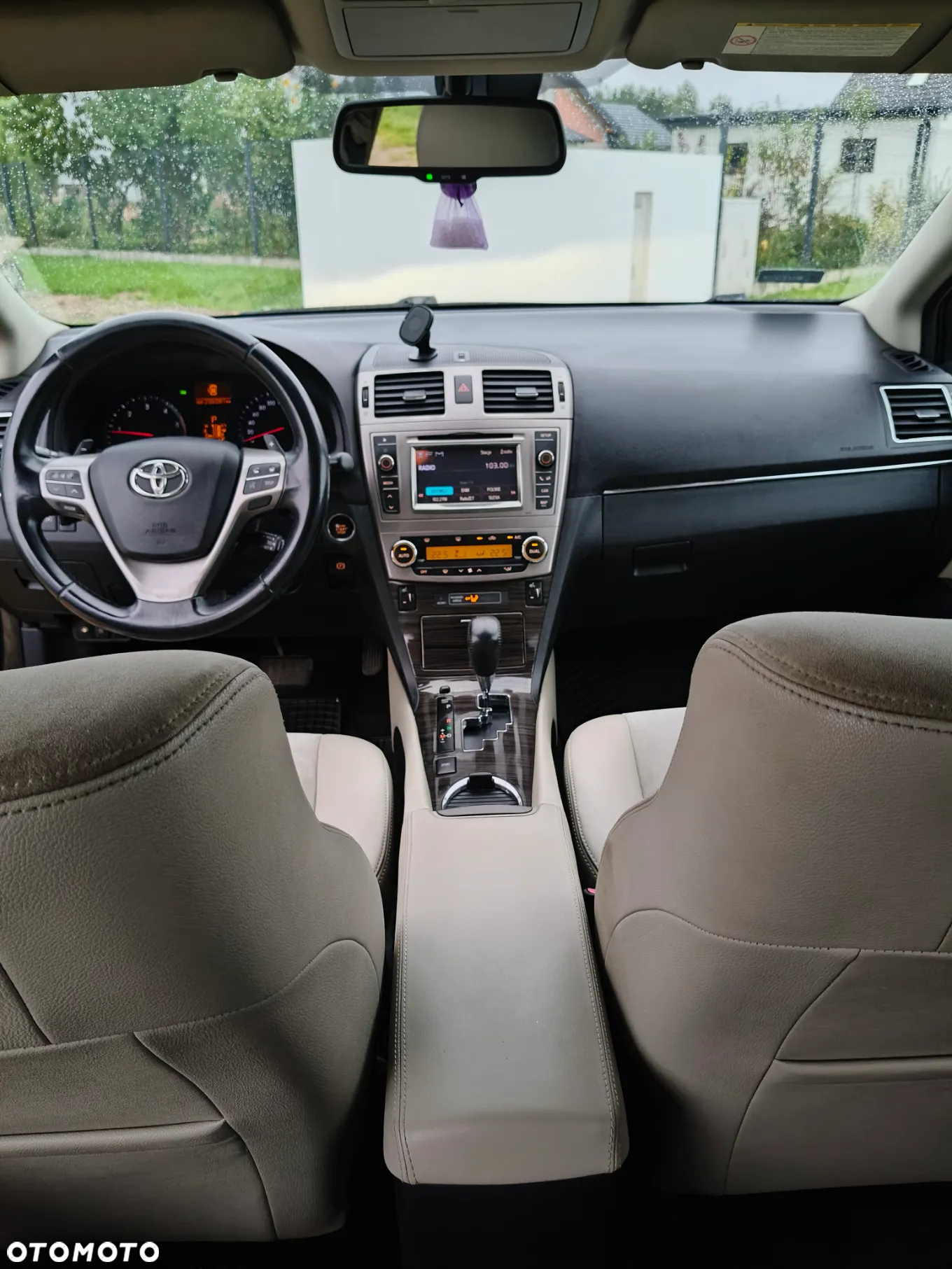 Toyota Avensis - 12