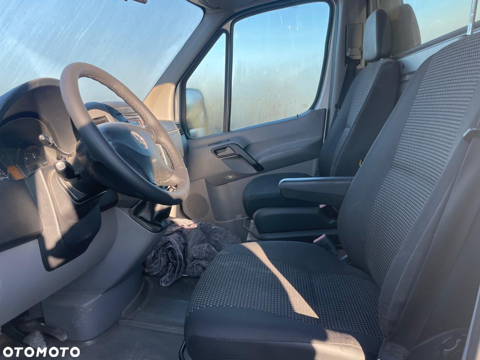 Mercedes-Benz Sprinter - 5