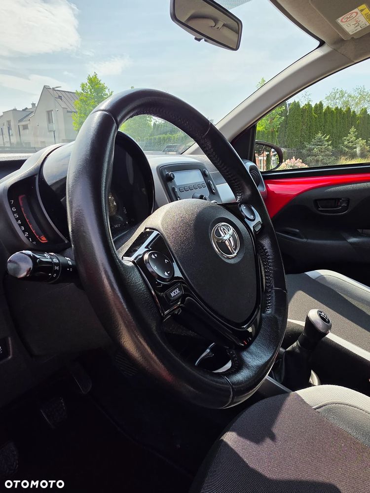 Toyota Aygo x-play touch - 18