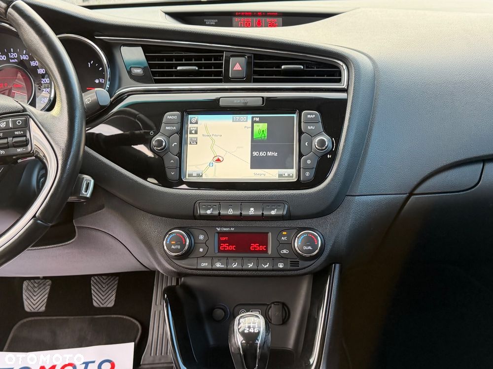 Kia Ceed - 33