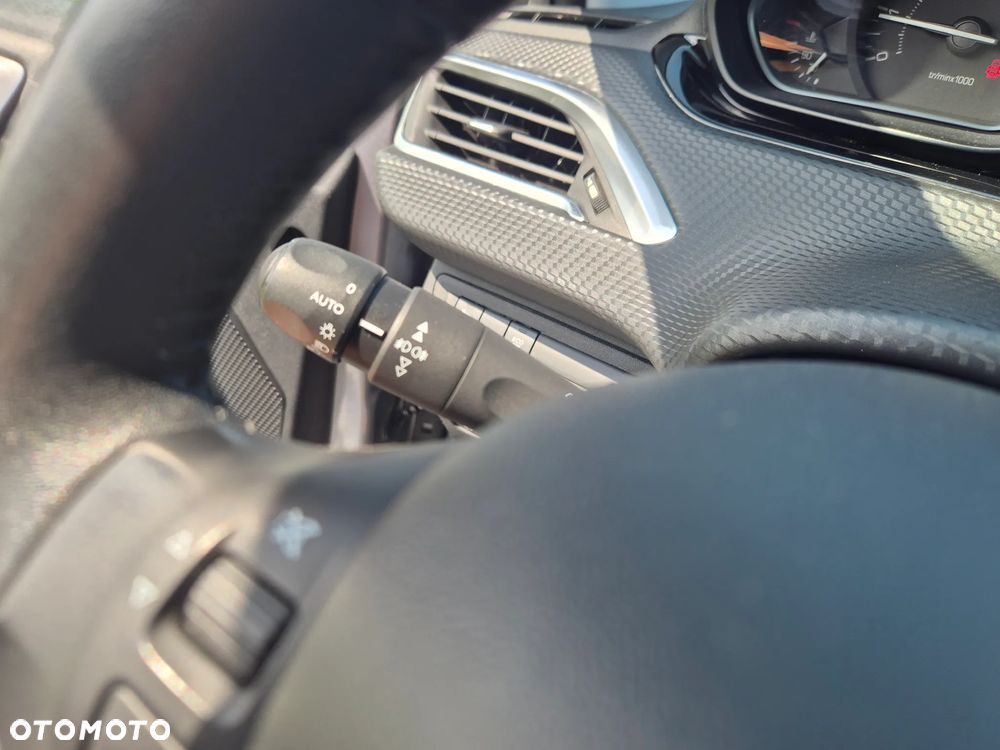 Peugeot 2008 PureTech 130 Stop&Start Crossway - 23