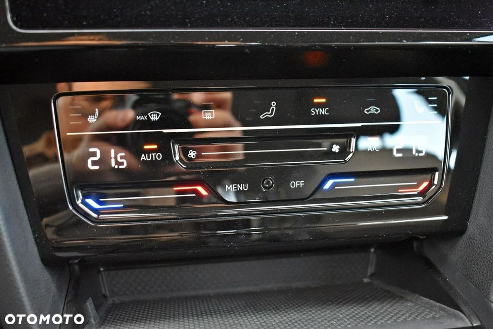 Volkswagen Passat Variant 2.0 TSI Elegance DSG - 29