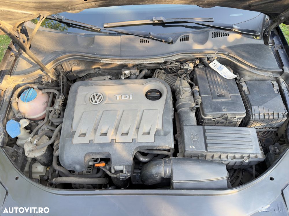 Volkswagen Passat 2.0 TDI DPF Blue TDI DSG Highline - 12