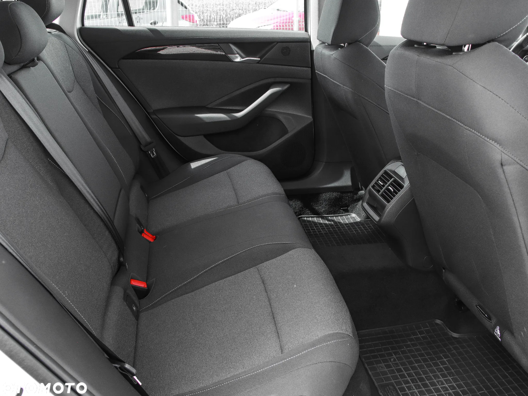 Volkswagen Passat 1.5 TSI eHybrid PHEV Business DSG - 12