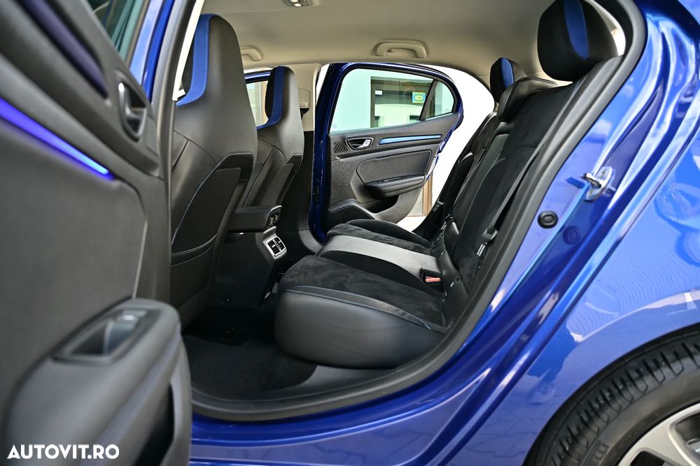Renault Megane ENERGY TCe 205 EDC GT - 31