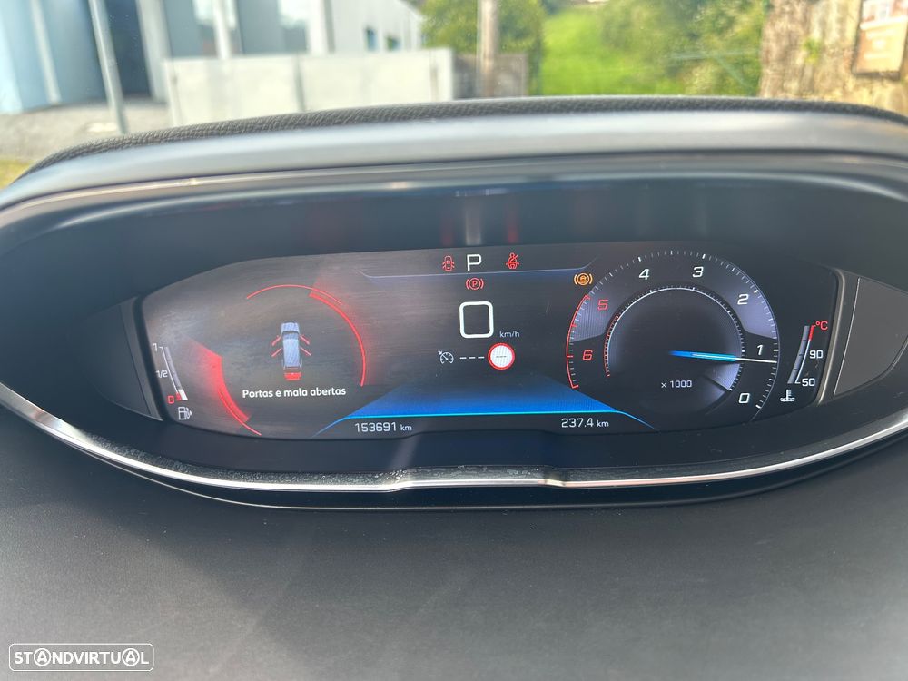 Peugeot 5008 BlueHDI 130 EAT8 Allure Pack - 26