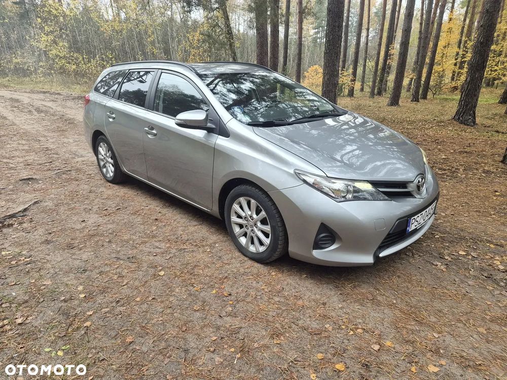 Toyota Auris 1.33 Dual-VVT-i Cool - 2