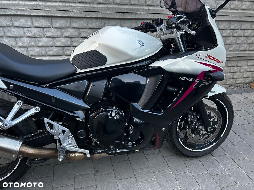 Suzuki GSX - 7