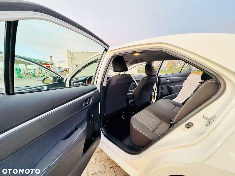 Toyota Corolla 1.6 Premium - 23