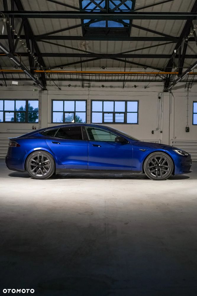 Tesla Model S - 6