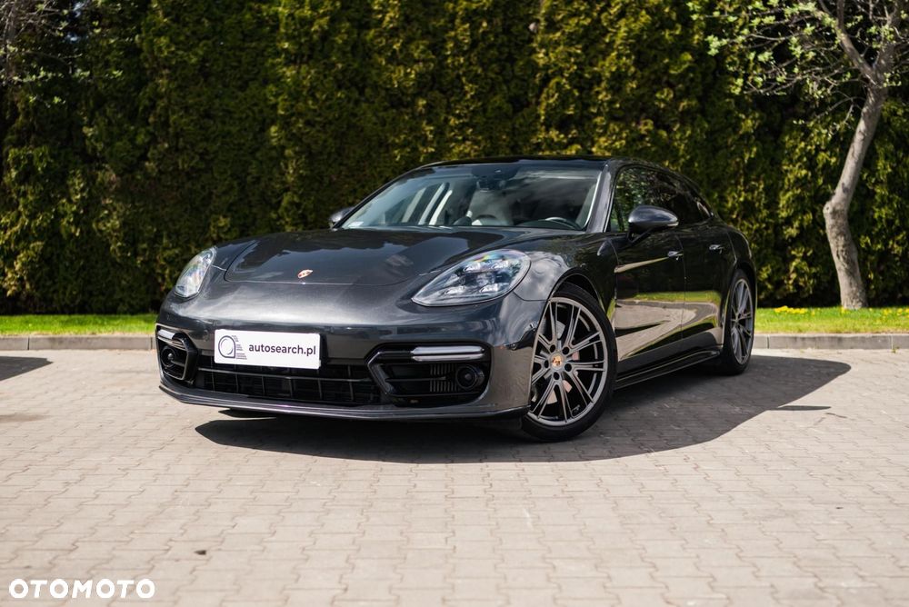 Porsche Panamera - 4