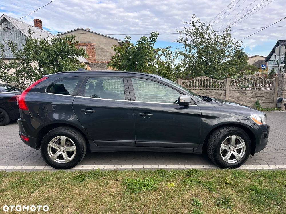Volvo XC 60 D4 Geartronic Momentum - 4