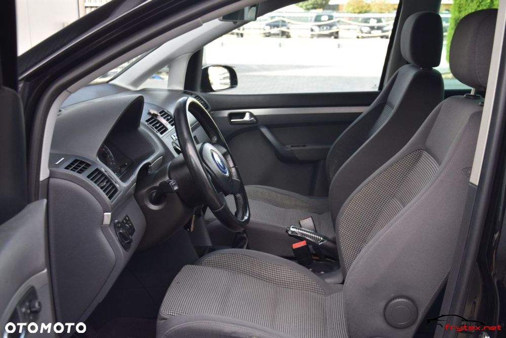 Volkswagen Touran - 17