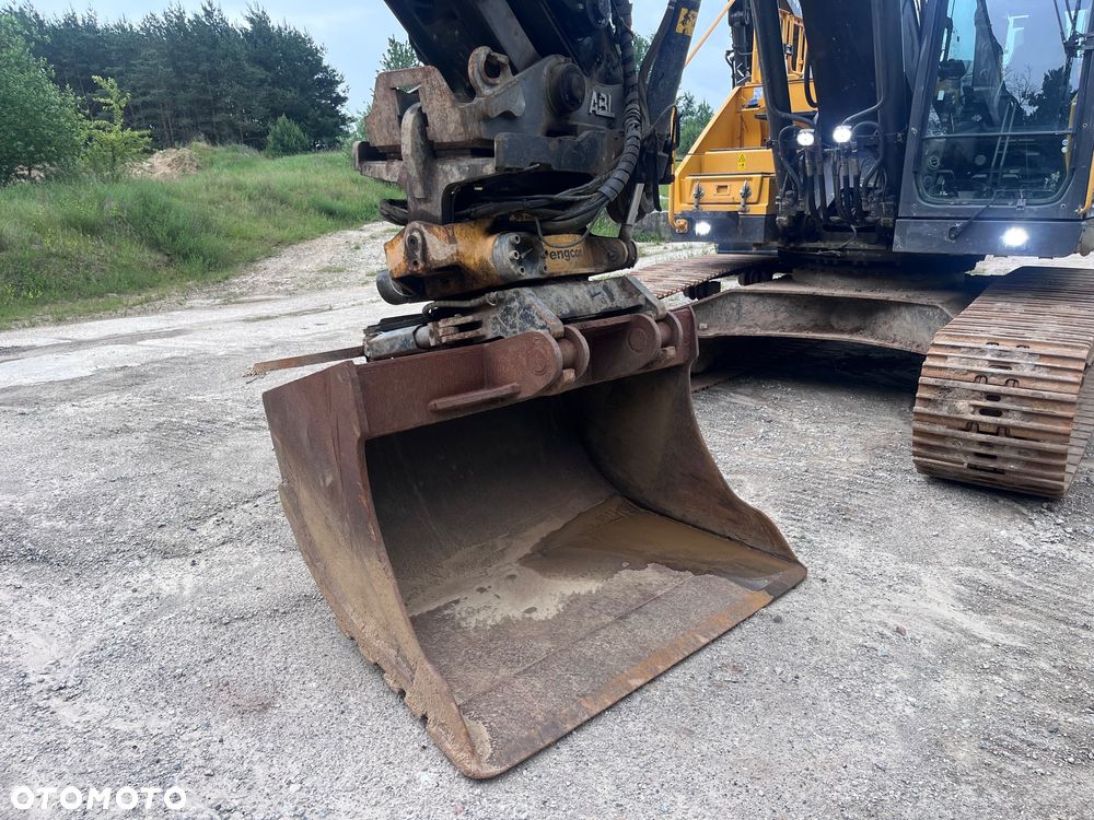 Volvo EC300EL - 11