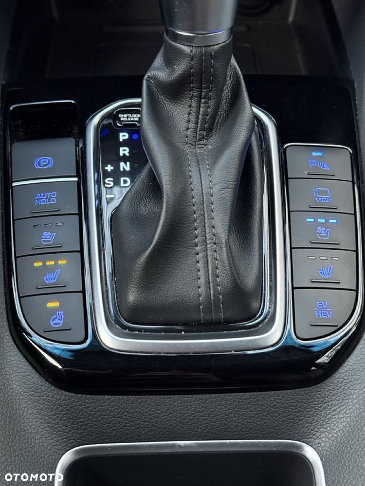 Hyundai IONIQ 1.6 GDI Premium - 21